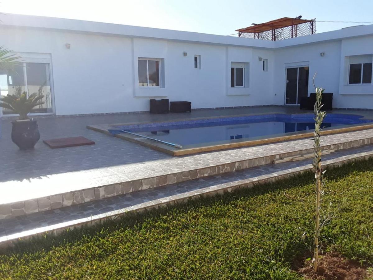 Villa Climatisee Avec Piscine Privee, Ras El Ma Bouarfaten Exterior foto